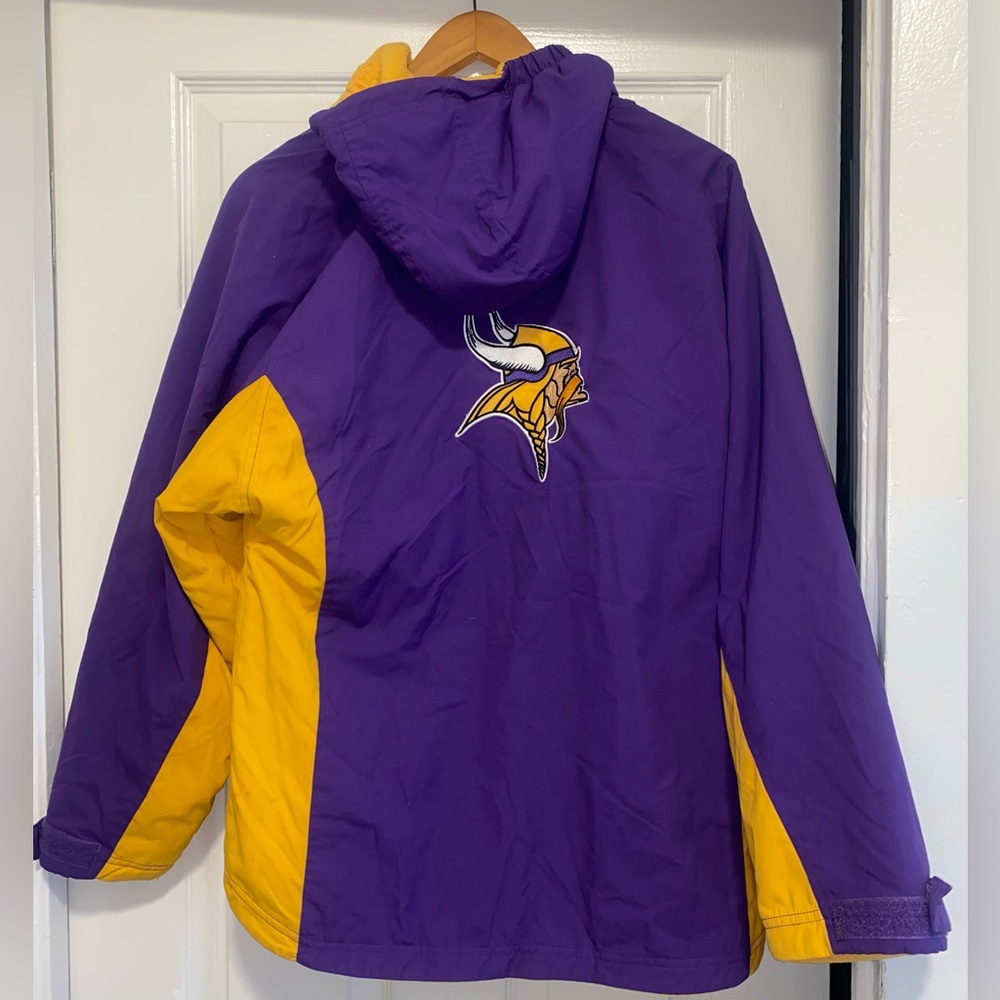 Vintage Minnesota Viking Jacket Size XL Hooded Puffer Coat Purple NFL Unisex